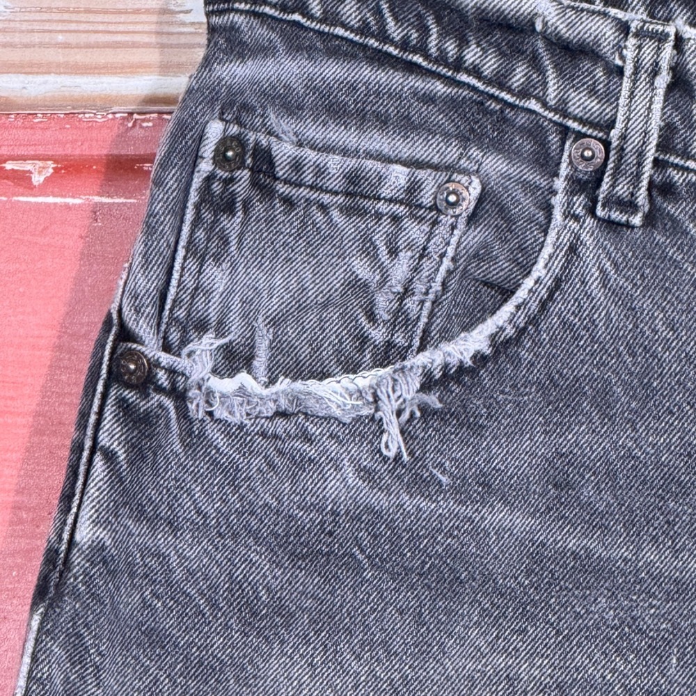 USA Vintage Levi's 560 Jeans Black Wash Distressed Denim Womens Size 31x31.5 - Picture 4 of 9